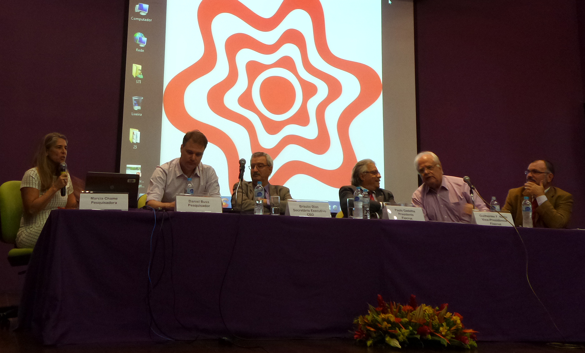 Integrantes da mesa do evento